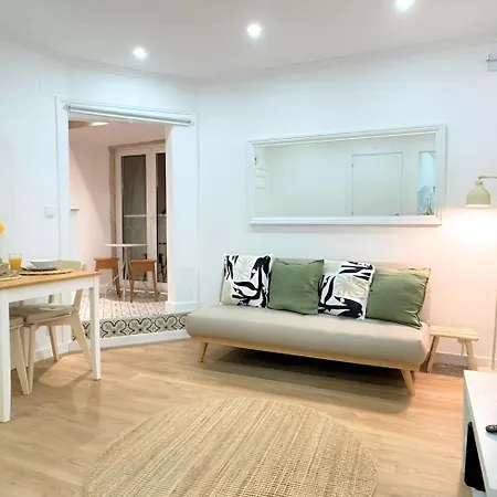 Woody Boutique 6 Trendy Flat By Homeful Homes Lägenhet