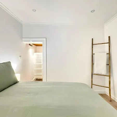 Woody Boutique 6 Trendy Flat By Homeful Homes