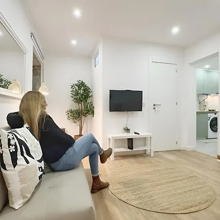 Woody Boutique 6 Trendy Flat By Homeful Homes Lizbona