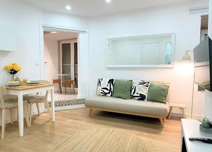 Woody Boutique 6 Trendy Flat By Homeful Homes Apartman