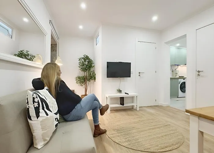 Woody Boutique 6 Trendy Flat By Homeful Homes Лиссабон